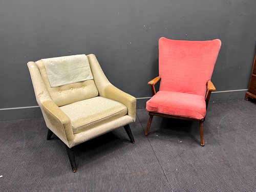 Lot 864 - A vintage Parker Knoll patent easy armchair, a...