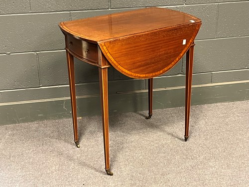 Lot 780 - An Edwardian mahogany inlaid pembroke table...