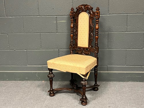 Lot 698 - A free standing oak corner cupboard and a...