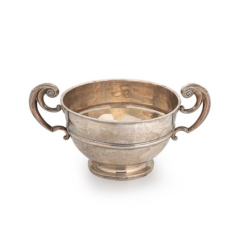 Lot 647 - A George V silver rose bowl