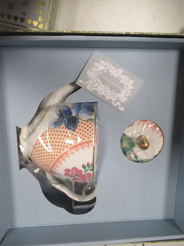 Lot 190 - A set of six Royal Crown Derby Imari pattern...