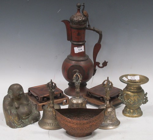 Lot 174 - Indian, Chinese and Tibetan metalwork to...