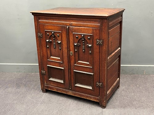 Lot 663 - An 18th century oak cupboard with pair of...