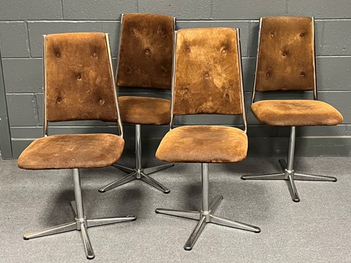 Lot 868 - A set of four late 20th century button back...