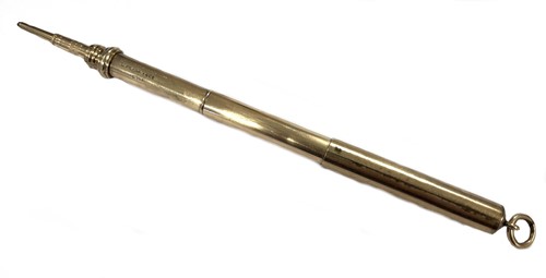 Lot 491 - An early 20th century 9ct gold three draw retractable propelling pencil, mark of Sampson Mordan