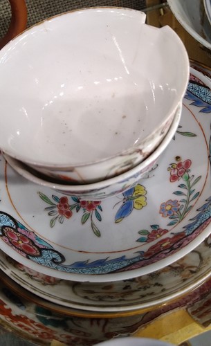 Lot 16 - Assorted Chinese and Japanese ceramics 18-20th century.