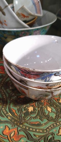Lot 16 - Assorted Chinese and Japanese ceramics 18-20th century.