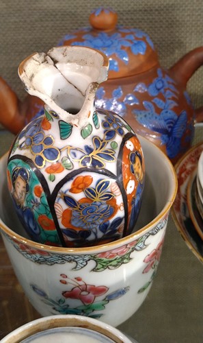 Lot 16 - Assorted Chinese and Japanese ceramics 18-20th century.
