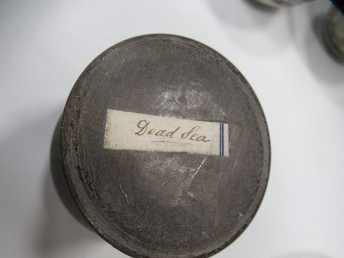 Lot 16 - Assorted Chinese and Japanese ceramics 18-20th century.