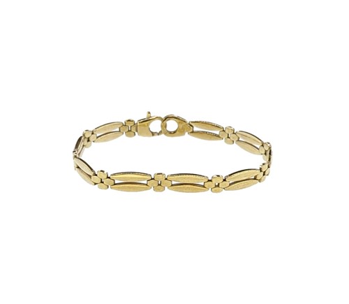 Lot 36 - A 9ct gold bracelet