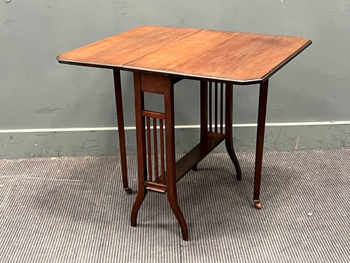 Lot 712 - An early 20th century mahogany Sutherland...