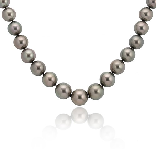 Lot 107 - A single row Tahitian pearl necklace