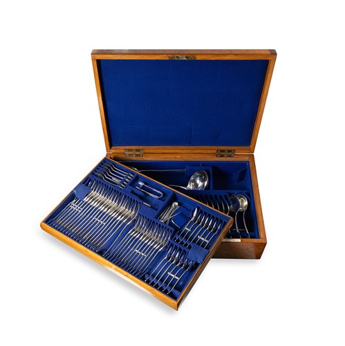 Lot 622 - A 78-piece set of Edward VII silver flatware