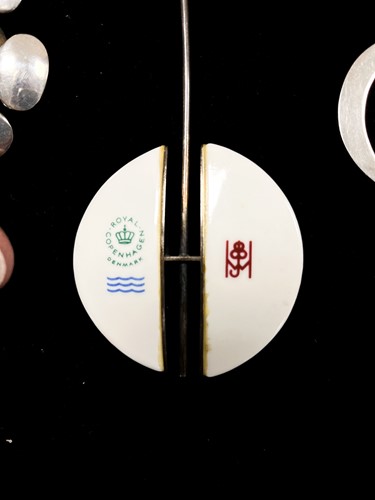 Lot 185 - Agnete Dinesen for Anton Michelsen, a Danish silver and enamel necklace