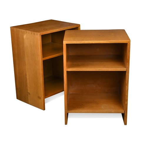 Lot 249 - A pair of Cotswold (Air Ministry) oak bookshelves or bedsides