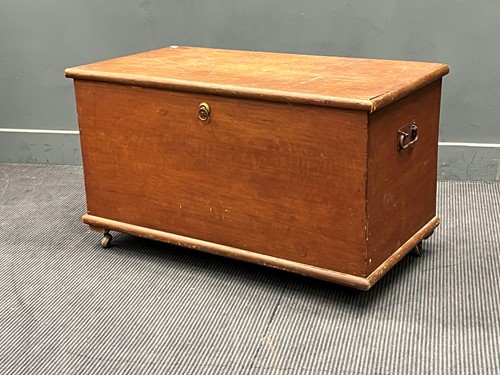 Lot 759 - A Victorian pine blanket box, 50 x 98 x 50cm