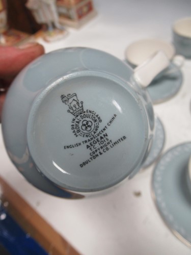 Lot 128 - A Royal Doulton Aegean pattern tea service in...