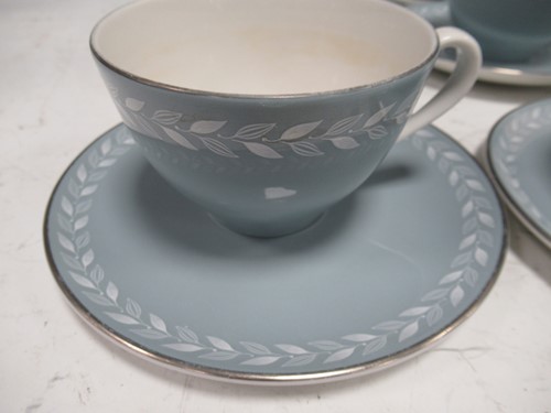 Lot 128 - A Royal Doulton Aegean pattern tea service in...