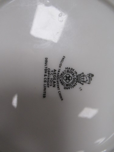 Lot 128 - A Royal Doulton Aegean pattern tea service in...