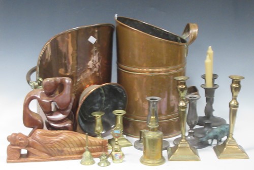 Lot 189 - A collection of metalwares to include brass...