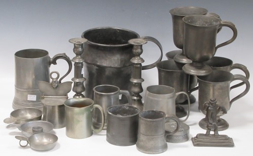 Lot 96 - A collection of various pewter items to...