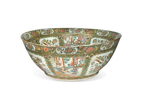 Lot 50 - A Chinese export Cantonese porcelain large punch bowl, Qing Dynasty, 19th century