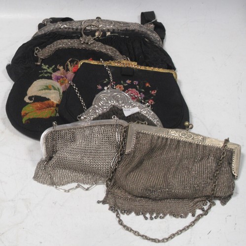 Lot 212 - A Dutch silver mounted evening bag with...