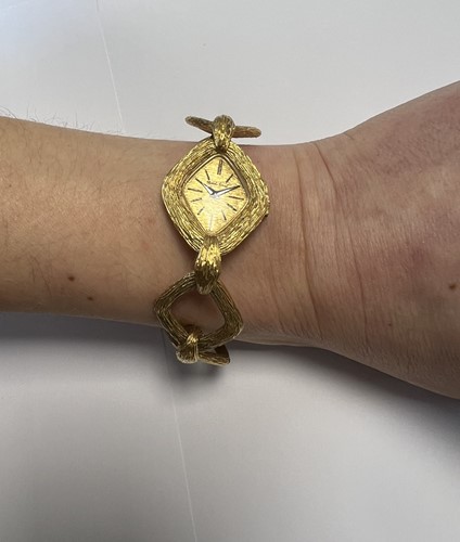 Lot 363 - Roy Cecil King for Bueche-Girod - An 18ct gold wristwatch