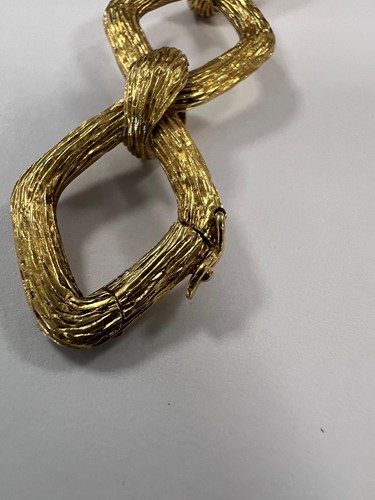 Lot 363 - Roy Cecil King for Bueche-Girod - An 18ct gold wristwatch