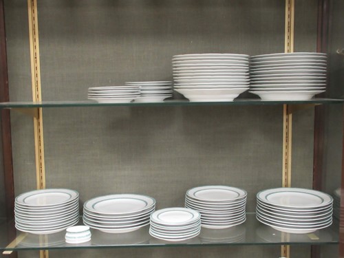 Lot 8 - A Nymphenburg dinner service, early 20th...