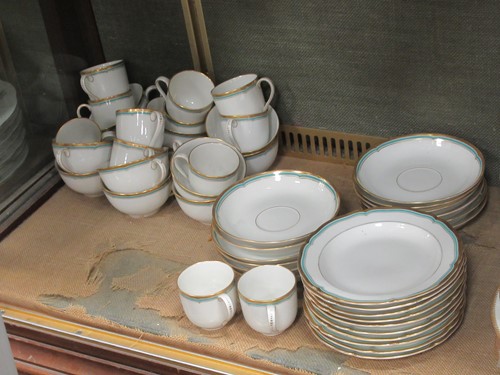 Lot 16 - A KPM factory part tea and coffee service,...