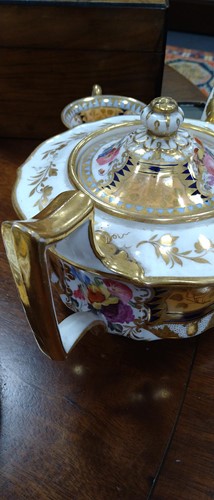 Lot 23 - A J&W Ridgway tea and coffee service, circa...