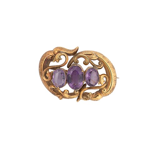 Lot 99 - A Victorian amethyst brooch