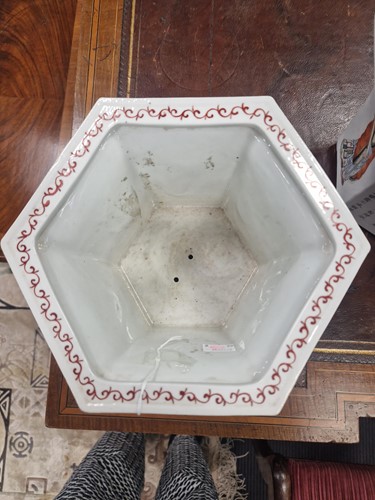 Lot 25 - A pair of Chinese Wu Shuang Pu porcelain hexagonal jardinieres