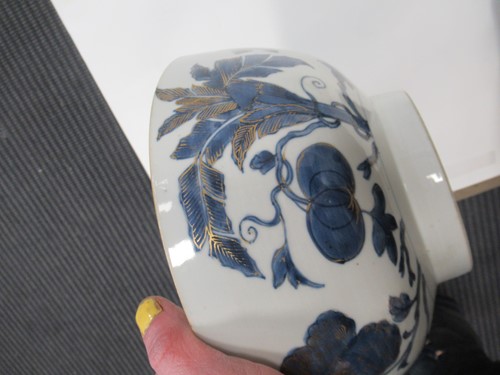 Lot 23 - A Chinese Export armorial porcelain bowl, Qing Dynasty, Qianlong Emperor circa 1770