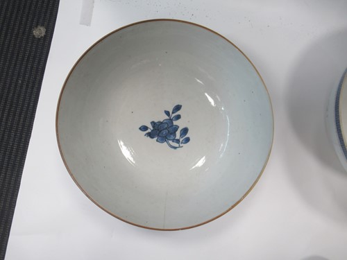Lot 23 - A Chinese Export armorial porcelain bowl, Qing Dynasty, Qianlong Emperor circa 1770