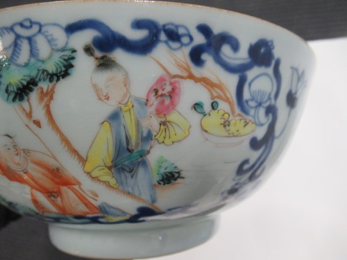 Lot 23 - A Chinese Export armorial porcelain bowl, Qing Dynasty, Qianlong Emperor circa 1770