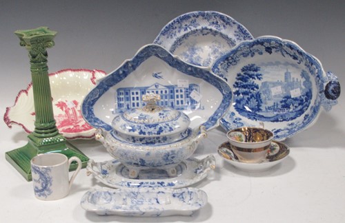 Lot 91 - A collection of English blue and white pottery...