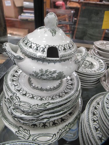 Lot 88 - A 19th century doll's house dinner service in...