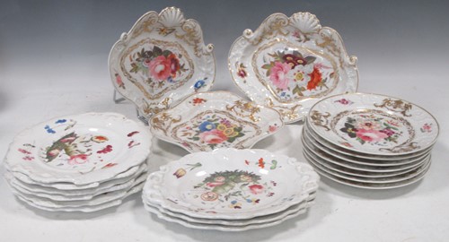 Lot 5 - A Chamberlain's Worcester dessert service,...