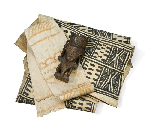 Lot 663 - A Kuba (Congo) carved wood figural cup, 19th/20th century