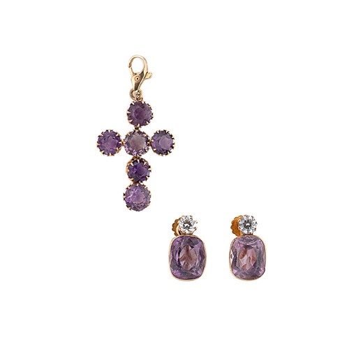 Lot 105 - An amethyst cross pendant and ear studs