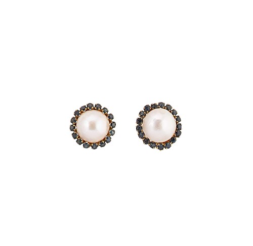 Lot 135 - A pair of mabé pearl and sapphire ear studs