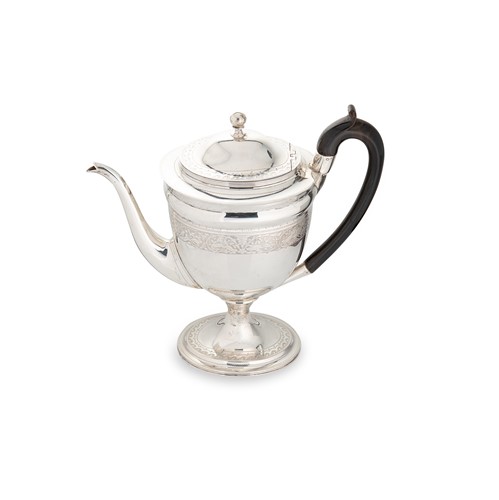 Lot 629 - An Edward VII silver coffee pot