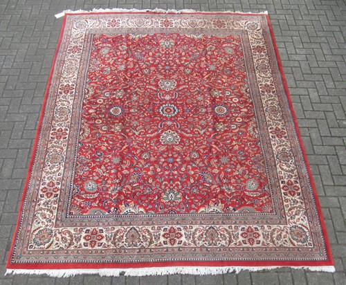 Lot 841 - A mahal rug with a red ground colour 304 x 242 cm