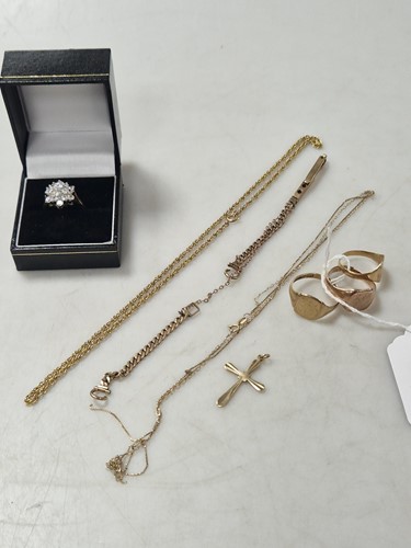 Lot 358 - Three signet rings assessed as 9ct gold,...