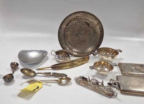 Lot 383 - An 18th century small size silver two handled...
