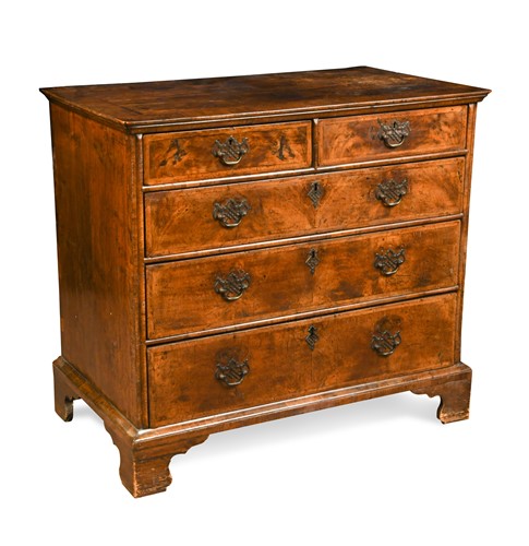 Lot 479 - A walnut chest of drawers, early 18th century