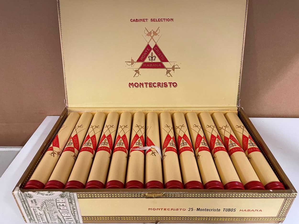Lot 252 - Montecristo Tubos Cigars