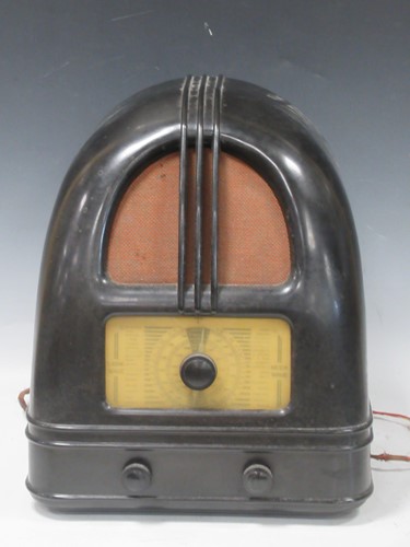 Lot 126 - A Philco model 333 'Peoples Set' vintage...